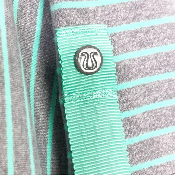 Lululemon Vinyasa Mint moment Gray and teal infinity wrap scarf - Picture 5 of 13